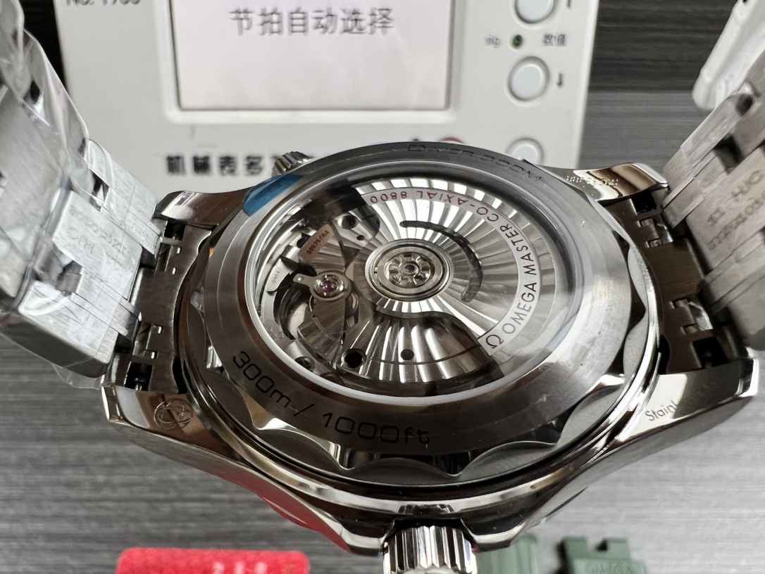 【拾陆腕表】VS厂欧米茄海马300绿色质量细节值得入手吗？ - 小轻秀场