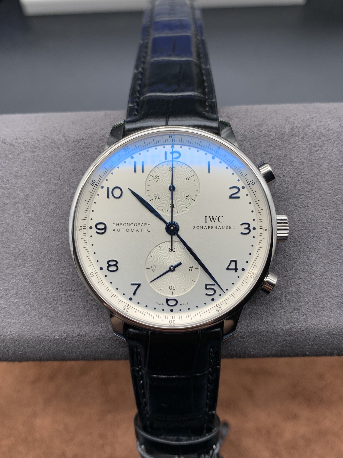 【心悦钟表】zf厂万国葡计和正品对比会一眼假么？修复缺陷告别一眼假！ - 小轻秀场