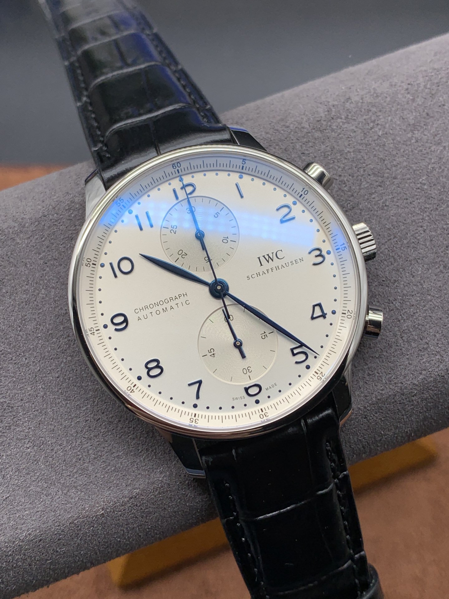 【心悦钟表】zf厂万国葡计和正品对比会一眼假么？修复缺陷告别一眼假！ - 小轻秀场