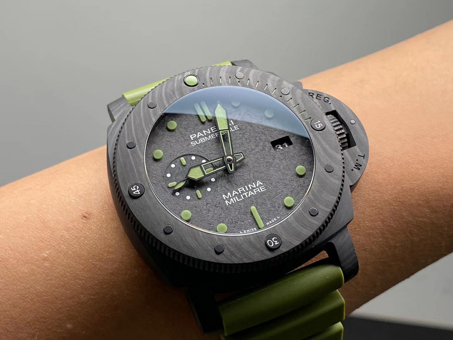 【龙腾腕表】复刻手表与真手表的差异：深入评测与选购指南 - 小轻秀场