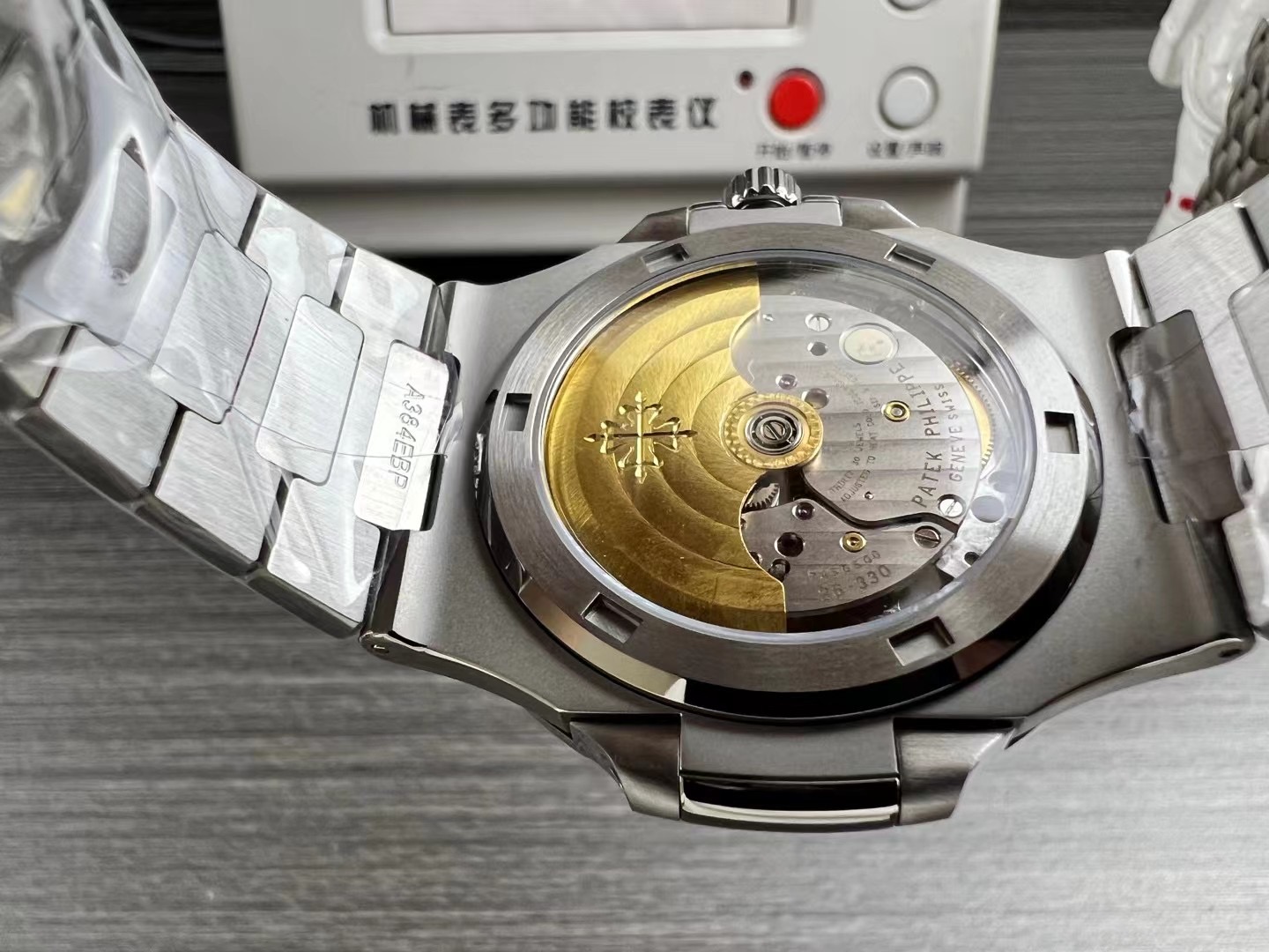 【龙腾腕表】3k的百达翡丽5711怎么样？鹦鹉螺324一体机加上8.3mm的厚度直接封神！ - 小轻秀场