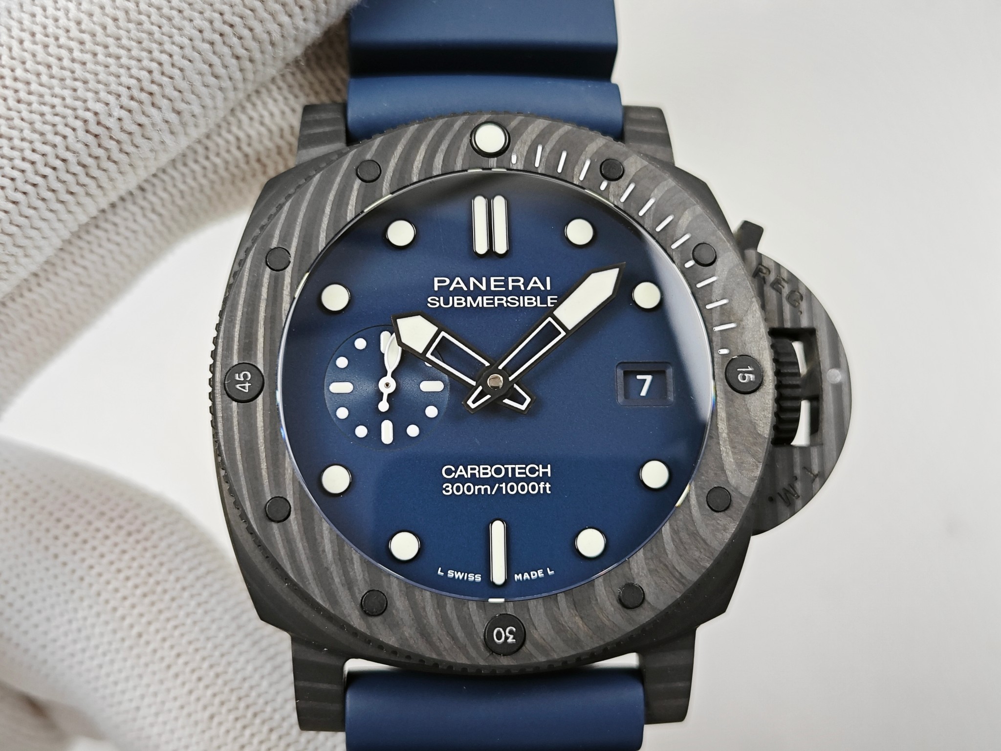 【拾陆腕表】VS厂沛纳海1232碳纤维做工细节深度评测 - 小轻秀场