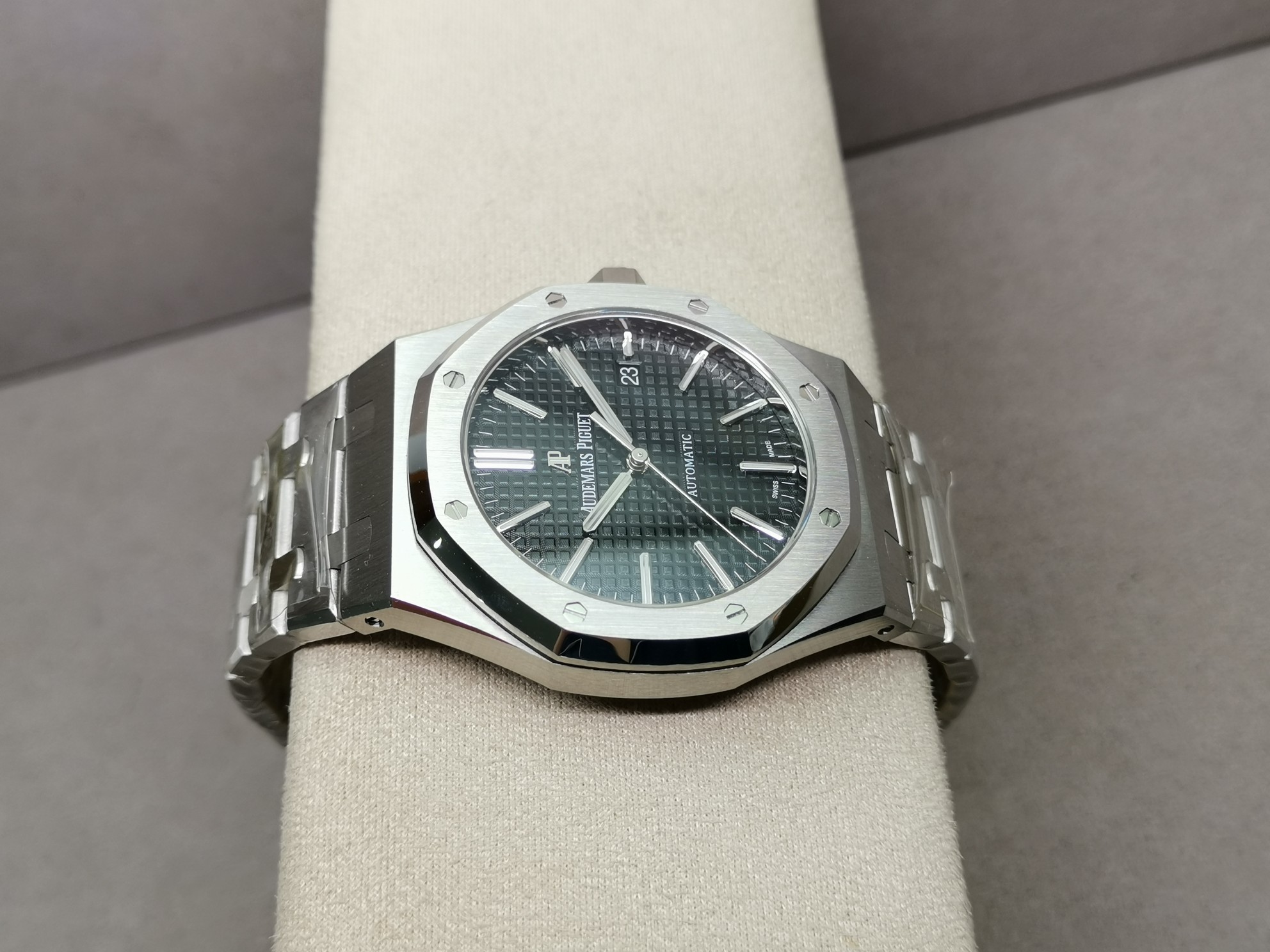 【拾陆腕表】APS厂爱彼皇家橡树15400复刻表会不会一眼假？