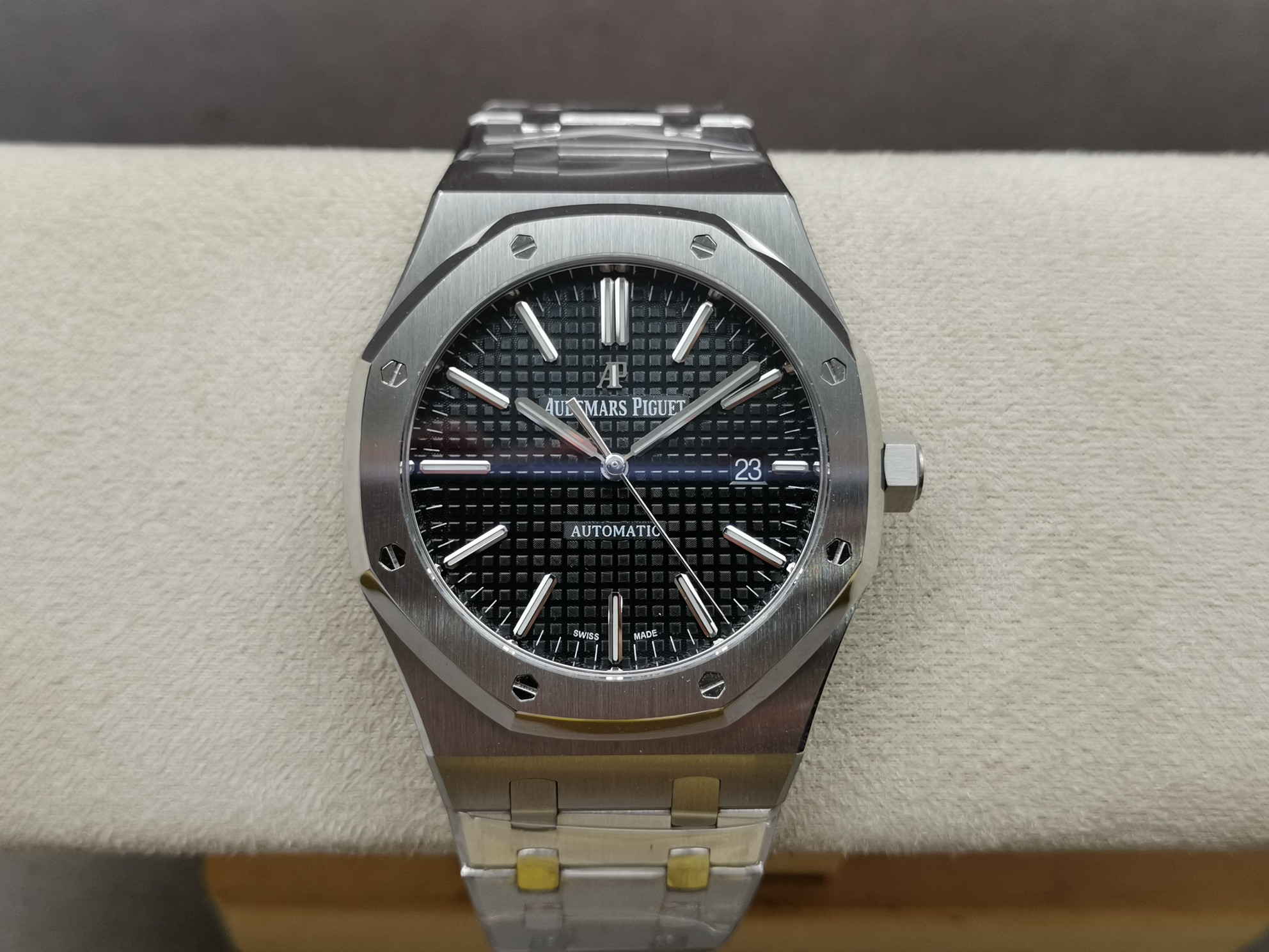 【拾陆表业】APS厂爱彼皇家橡树15400复刻表值不值得入手? - 品牌天地论坛 - 合作外宣 - 小轻秀场