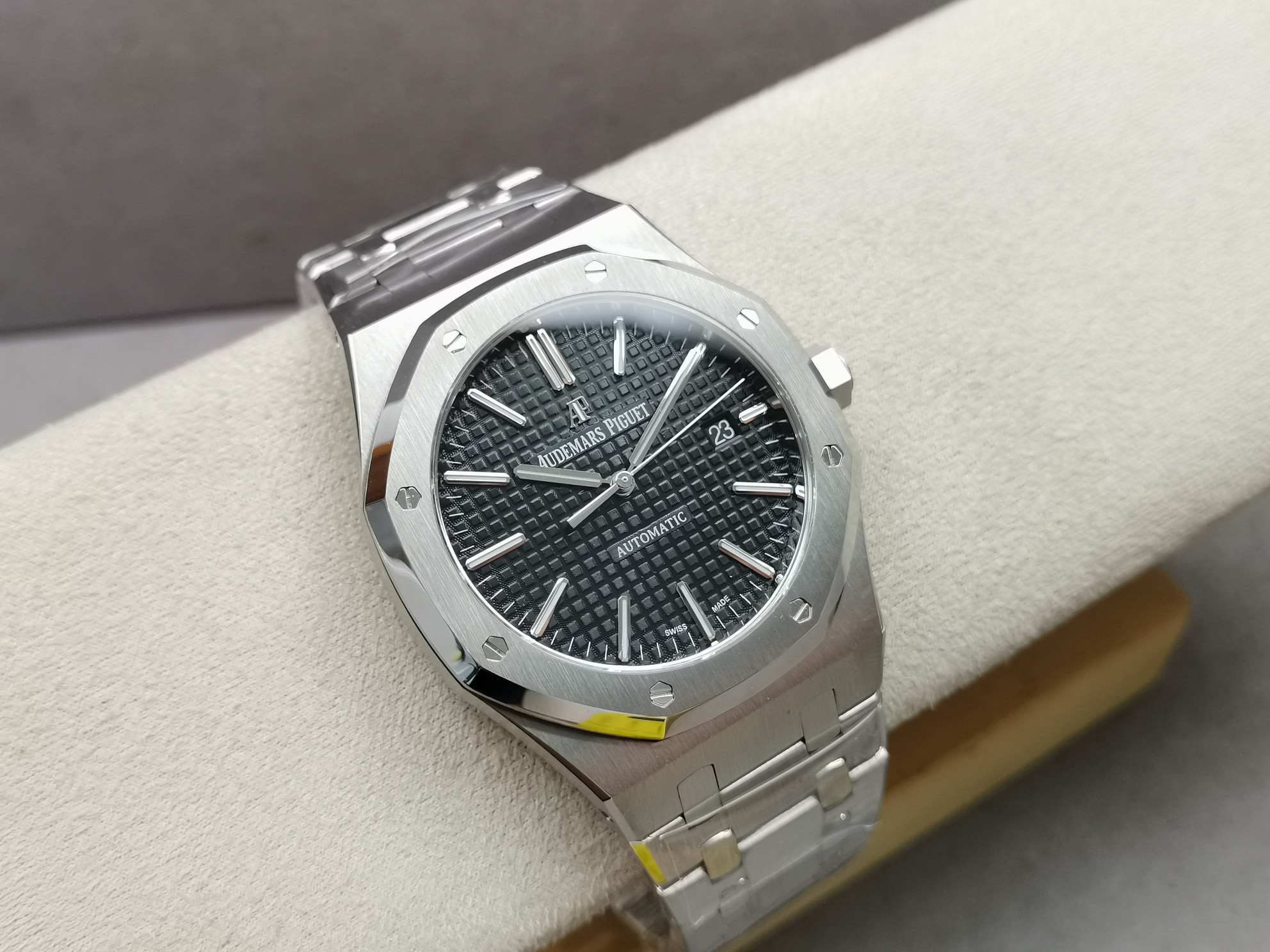 【拾陆腕表】APS厂爱彼皇家橡树15400复刻表会不会一眼假? - 品牌天地论坛 - 合作外宣 - 小轻秀场