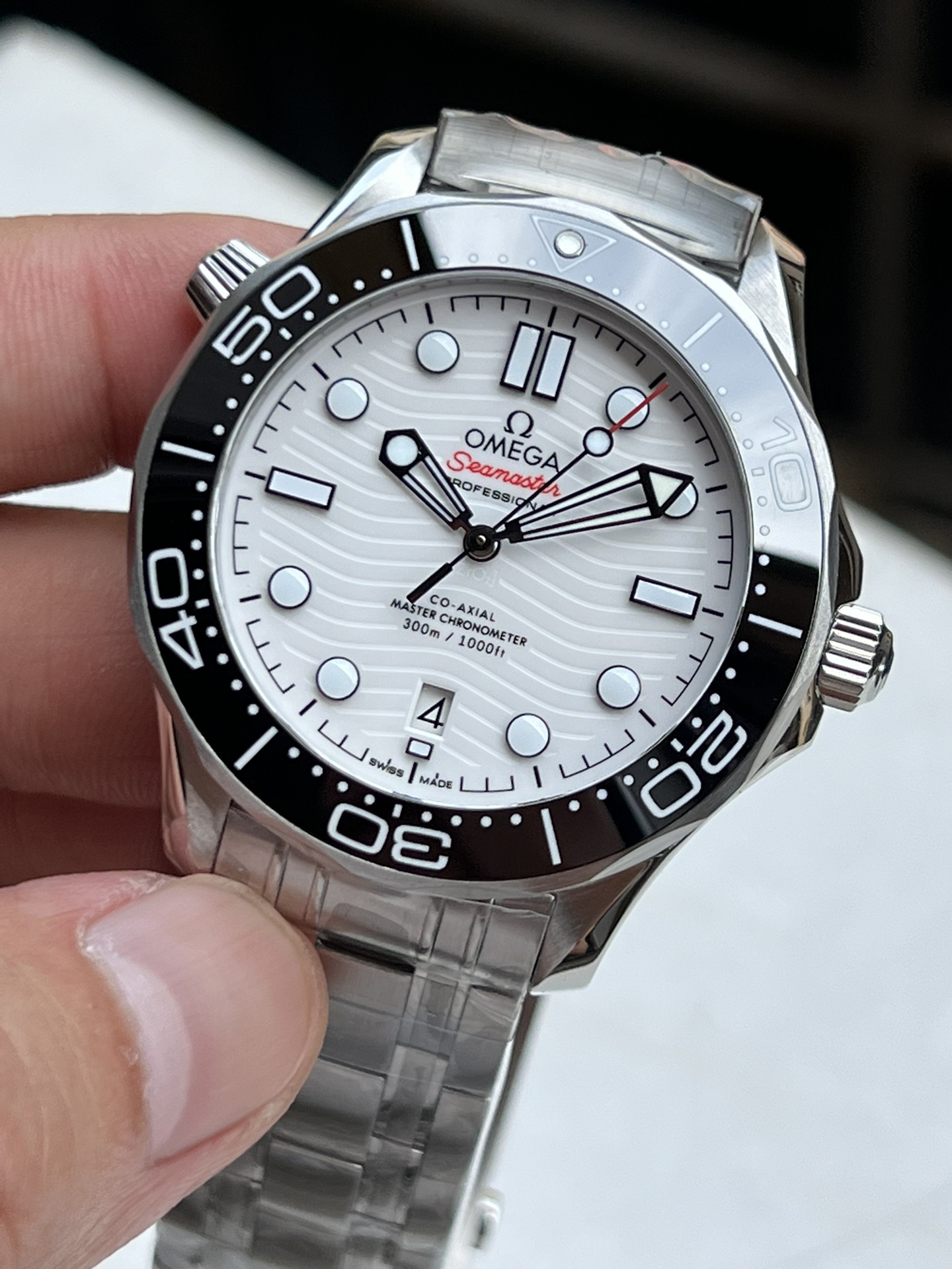 【拾陆腕表】VS厂欧米茄海马300熊猫盘复刻腕表值不值得入手？